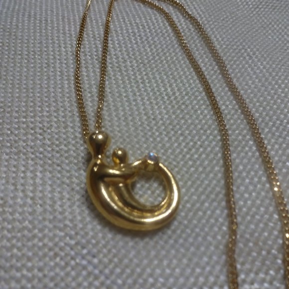 (AVON) Beautiful "MOTHER & CHILD with RHINESTONE" Gold Necklace 19" #983A - Picture 2 of 3